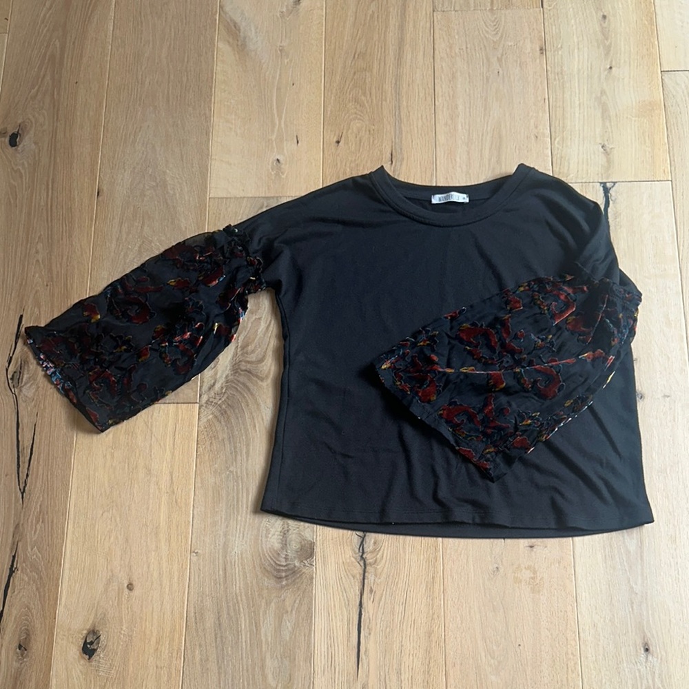 Cotton Tshirt with sheer floral design sleeves